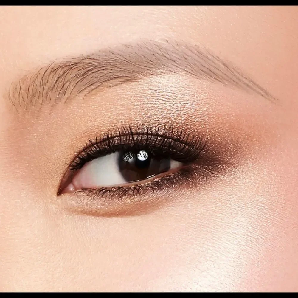 BRAND NEW Two Faced Born This Way Natural Nudes Eyeshadow